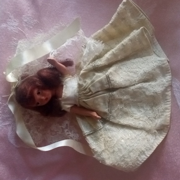 Collectible Vintage Nancy Ann Storybook Snow Queen #172 Jointed Doll - Picture 9 of 13